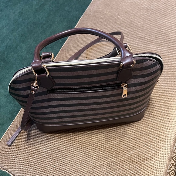 Handbag - Picture 2 of 3